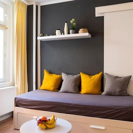 2 Bedroom In Great Location In Kreuzberg Berlín Exterior foto