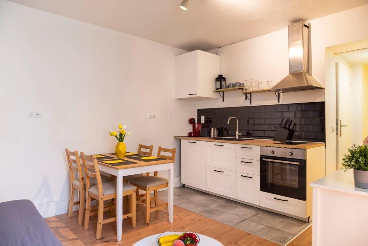 2 Bedroom In Great Location In Kreuzberg Berlín Exterior foto